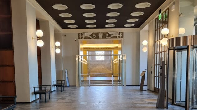 Eduskuntatalon käytävä